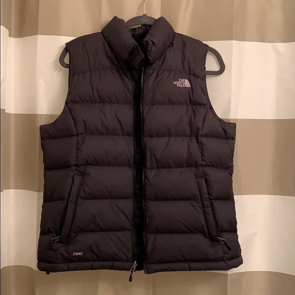 Black North Face 700 Puffer Vest!